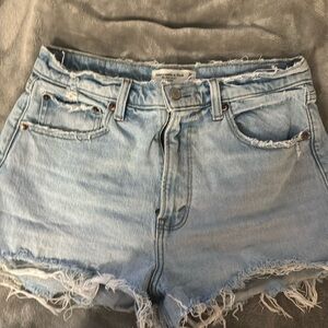A&F High Rise Mom Shorts – Denim – Size 6